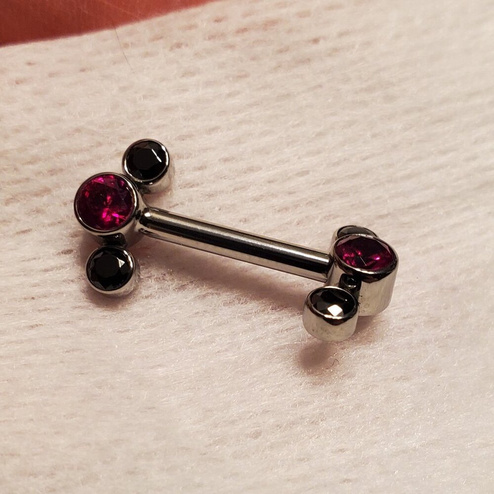 Anatometal Threadless Cluster Barbell - Picture 4 of 6